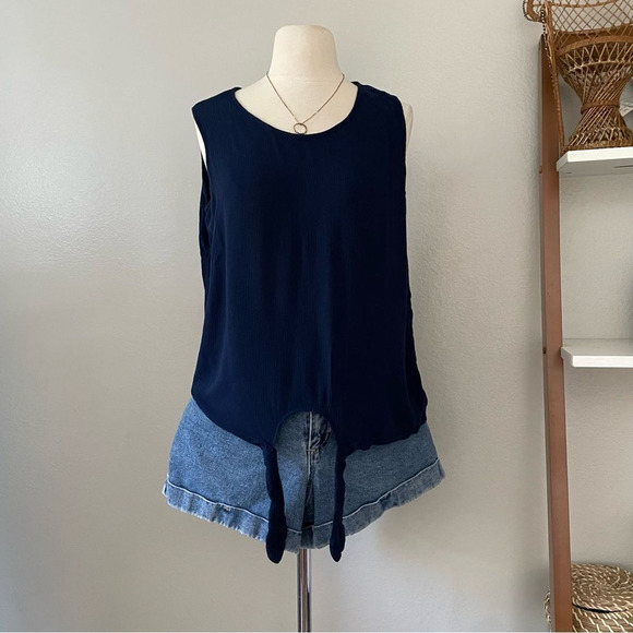 Textured Navy Blue Front Tie Top - Picture 4 of 5